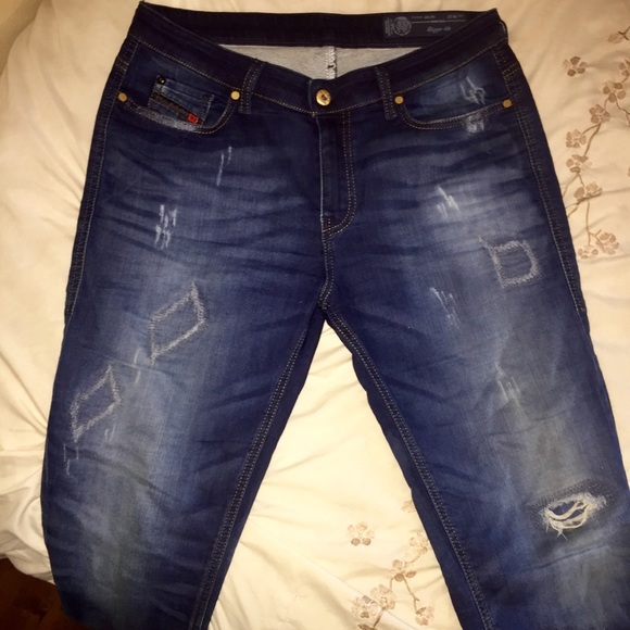 🆕️ Diesel Rizzo NE Jogg Jean 27” Made in Italy